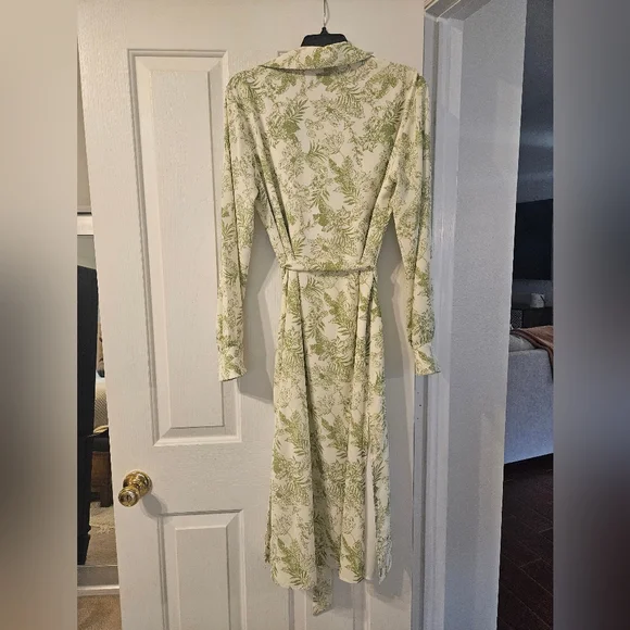 Kittenish Green and White Floral Dress - Picture 2 of 6